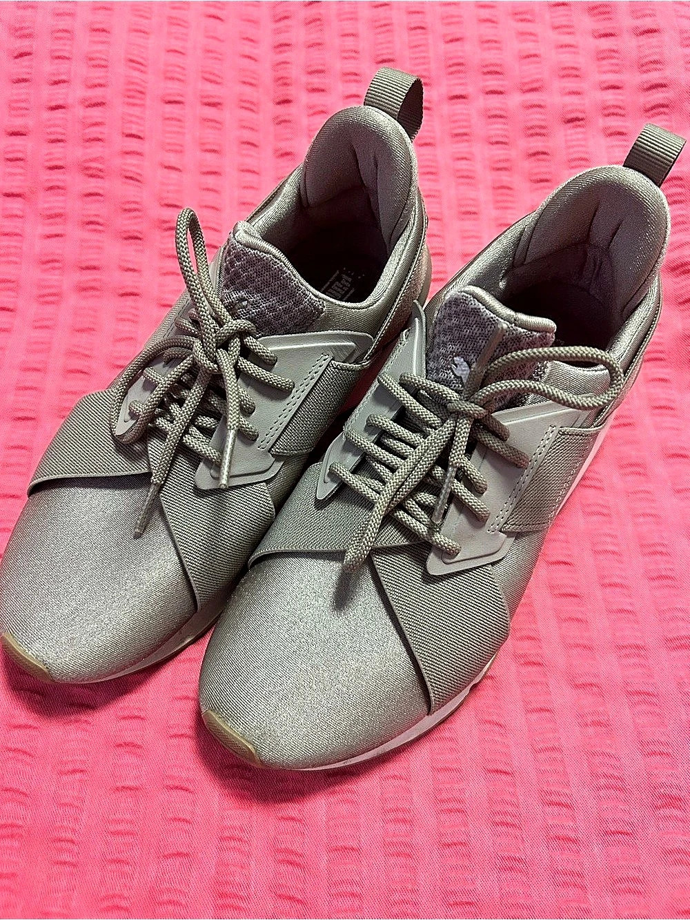 PUMA Women's Sneakers US 7 Gray